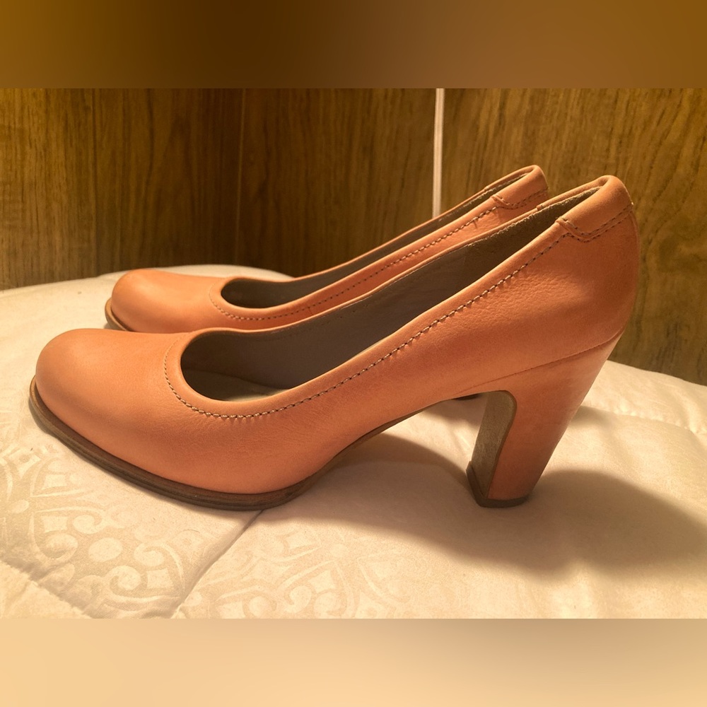 Ecco RARE Women’s Size 7.5 EU 38 Shape 55 Plateau PEACH Pump Dress Heals Leather